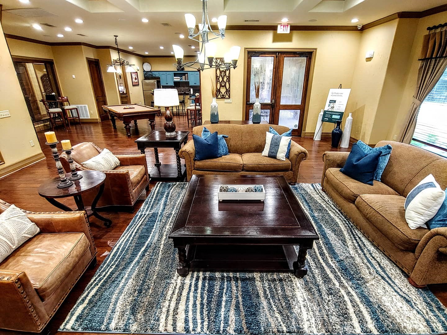 Apartments-in-San-Antonio-TX-Clubhouse seating area