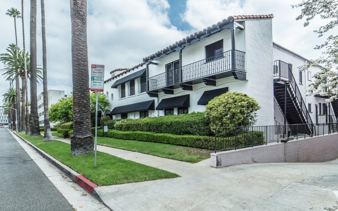 Photos and Video of Palm Apartments in Beverly Hills, CA