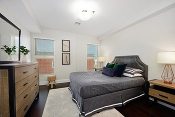 619 Adams Street 1-2 Beds Apartment for Rent - Photo Gallery 10