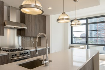 160 1st St. Studio-4 Beds Apartment for Rent - Photo Gallery 4