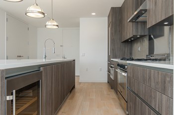 160 1st St. Studio-4 Beds Apartment for Rent - Photo Gallery 3