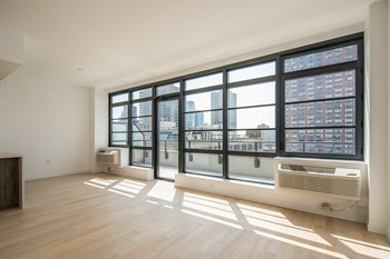 160 1st St. Studio-4 Beds Apartment for Rent - Photo Gallery 5