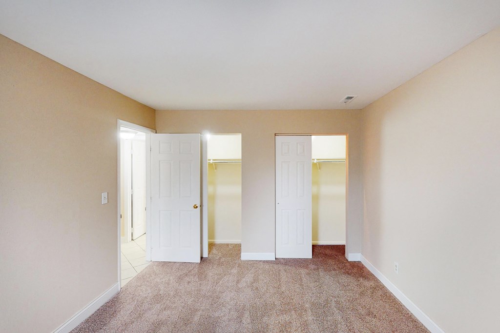 Vacant Bedroom at The Wynds, Kettering, OH