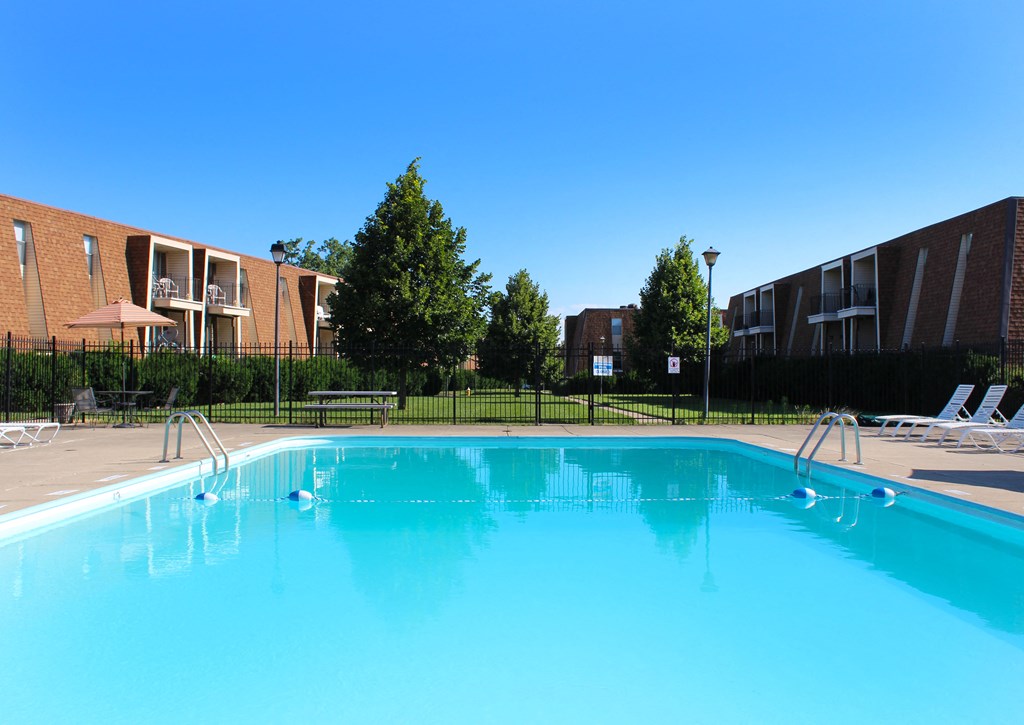 Pool View at The Wynds, Kettering, OH