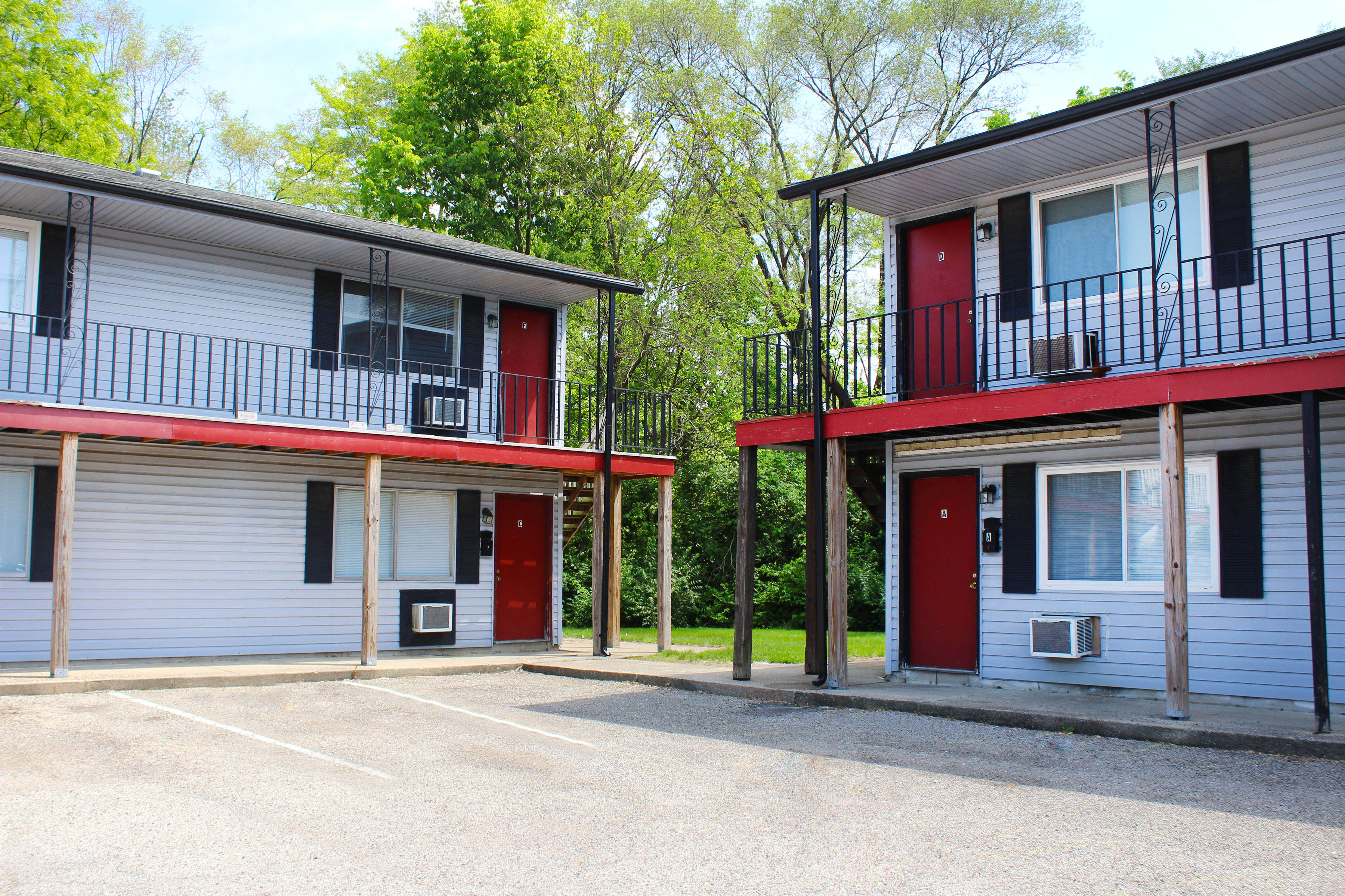 Photos and Video of Colonial Village Apartments in Franklin, OH