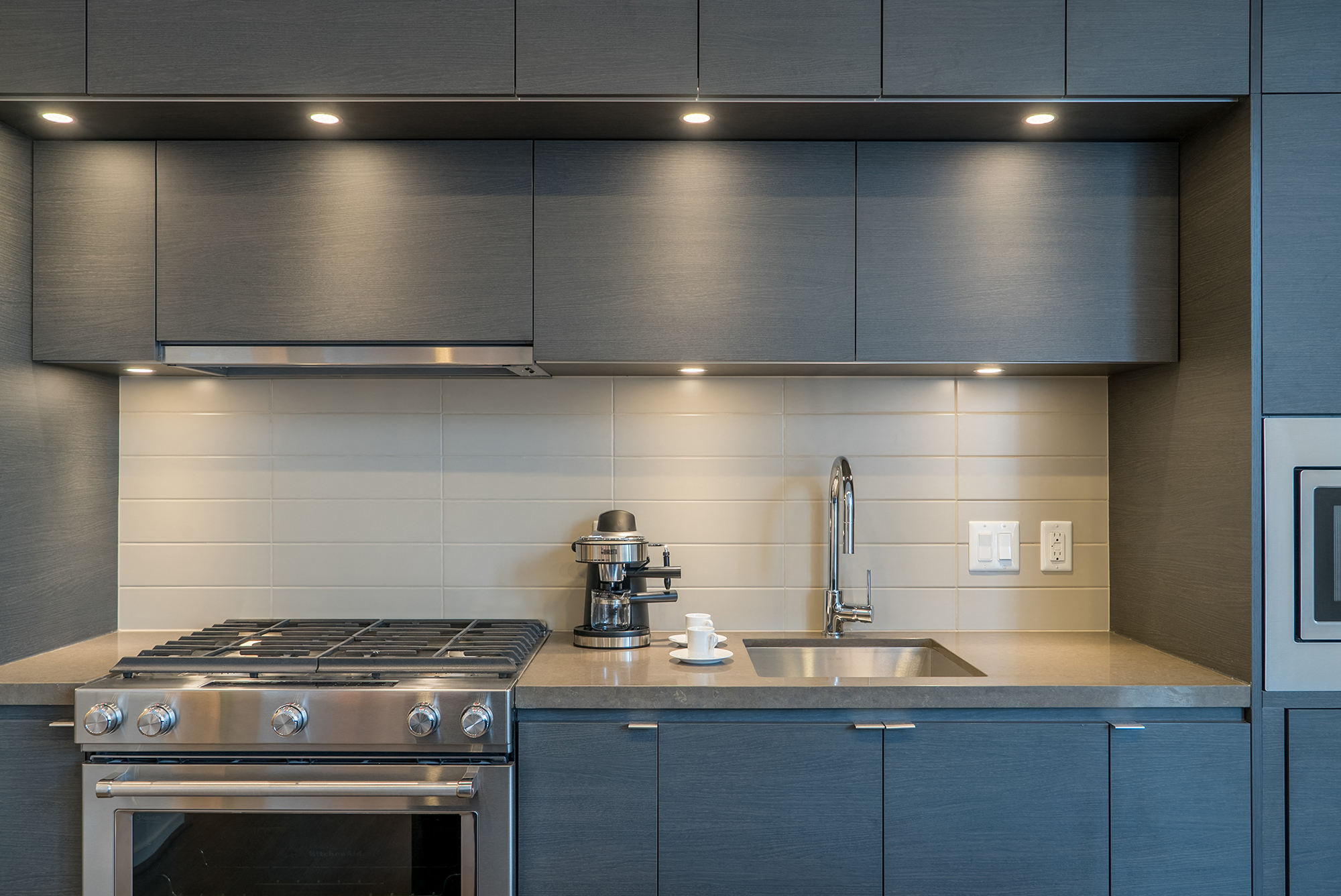 Epicurean Kitchens with Top-Notch Stainless Steel Appliances