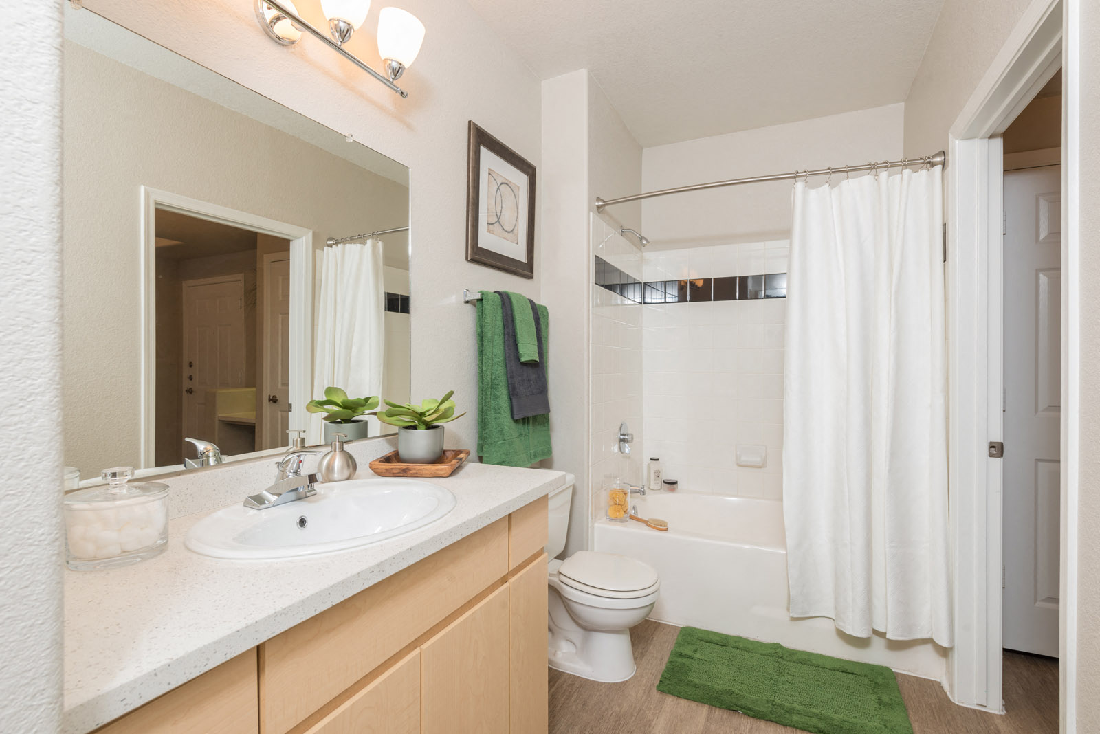 Photos and Video of Alanza Place in Phoenix, AZ