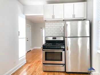 2026 W. Webster Ave. 2 Beds Apartment for Rent - Photo Gallery 4