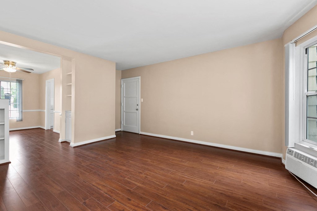 Apartments in Van Nuys, CA spacious living room