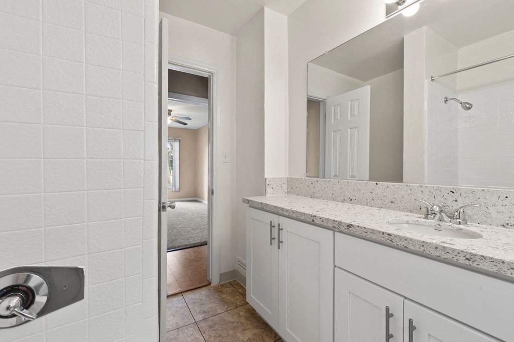 Apartment for rent in Van Nuys Bathroom