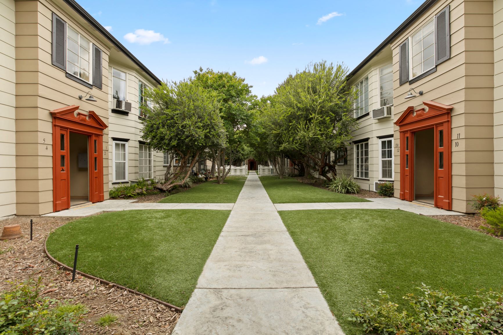 Van Nuys Apartments Colonial Manor Photo Gallery