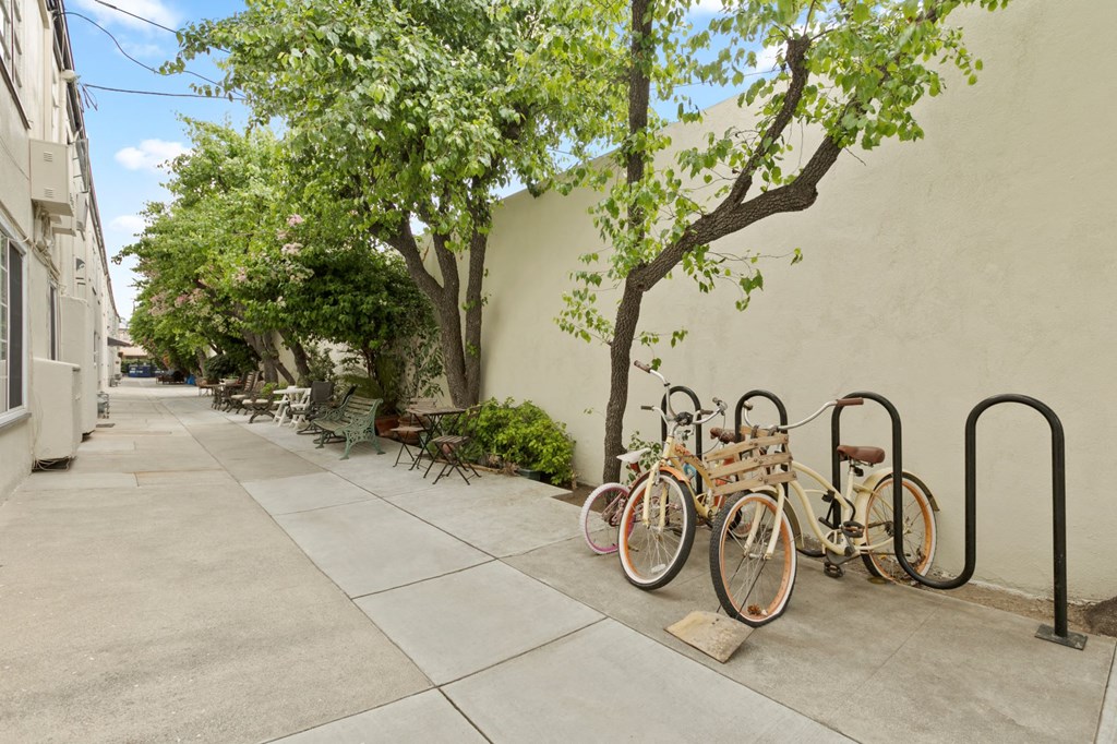 Apartments in Van Nuys Bike Station