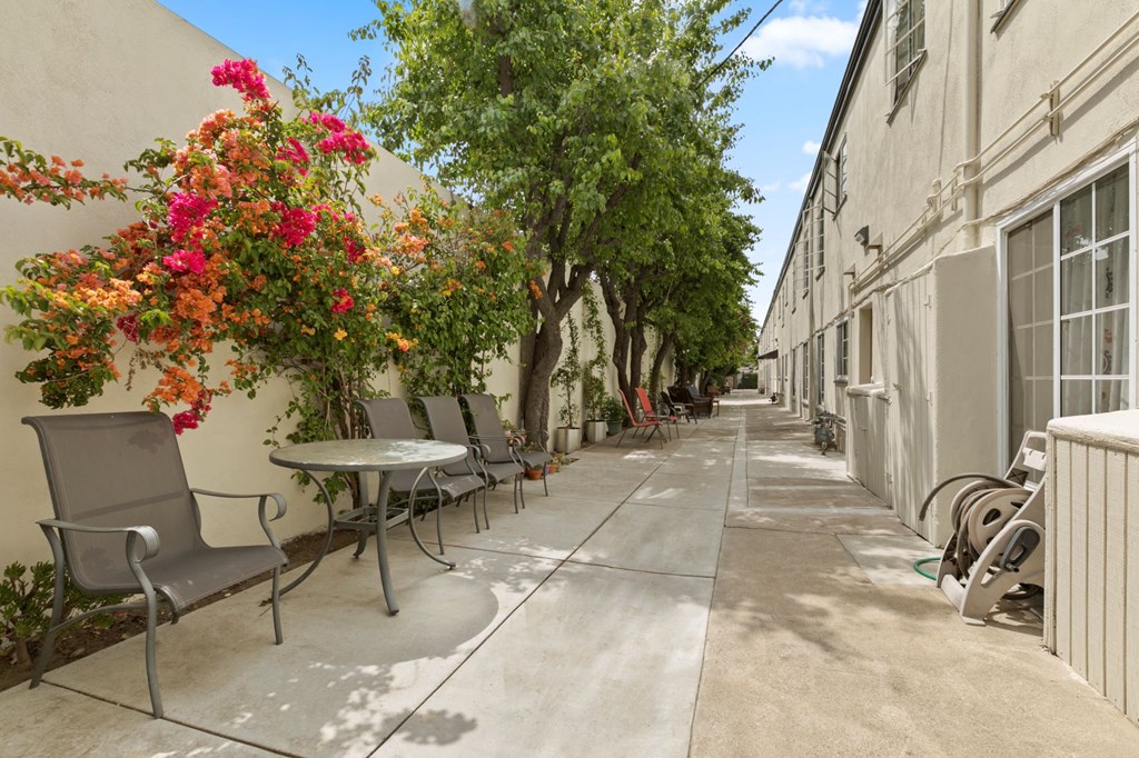 Apartment in Van Nuys Patio