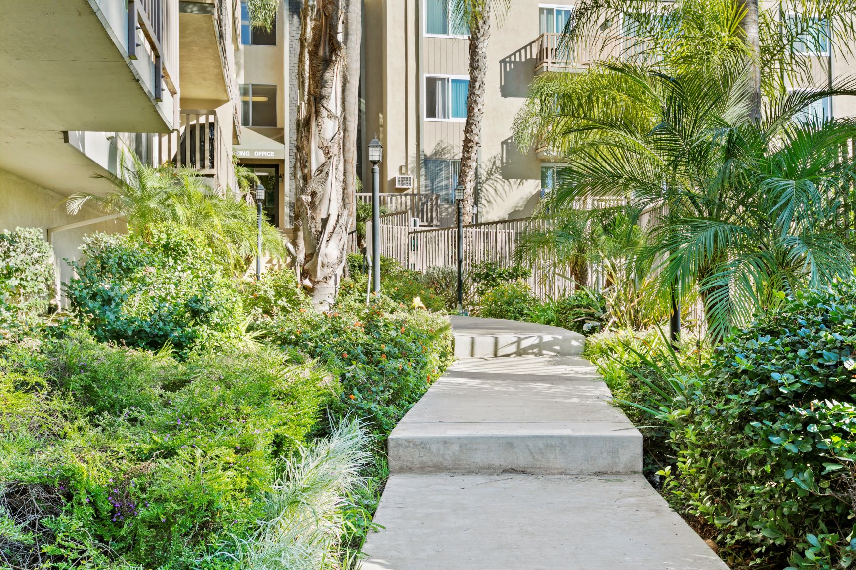 Apartments in Culver City, CA for Rent Parkway Plaza