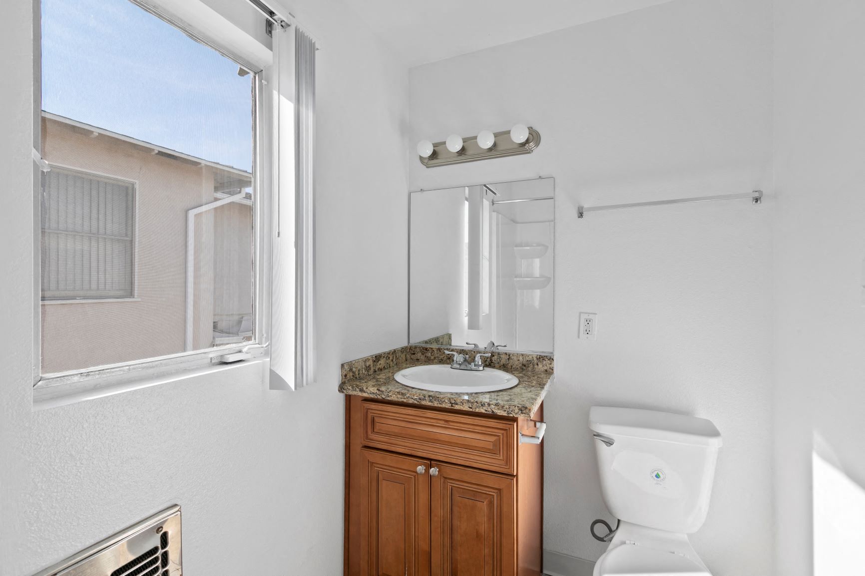 Apartments in Los Angeles, CA Bathroom