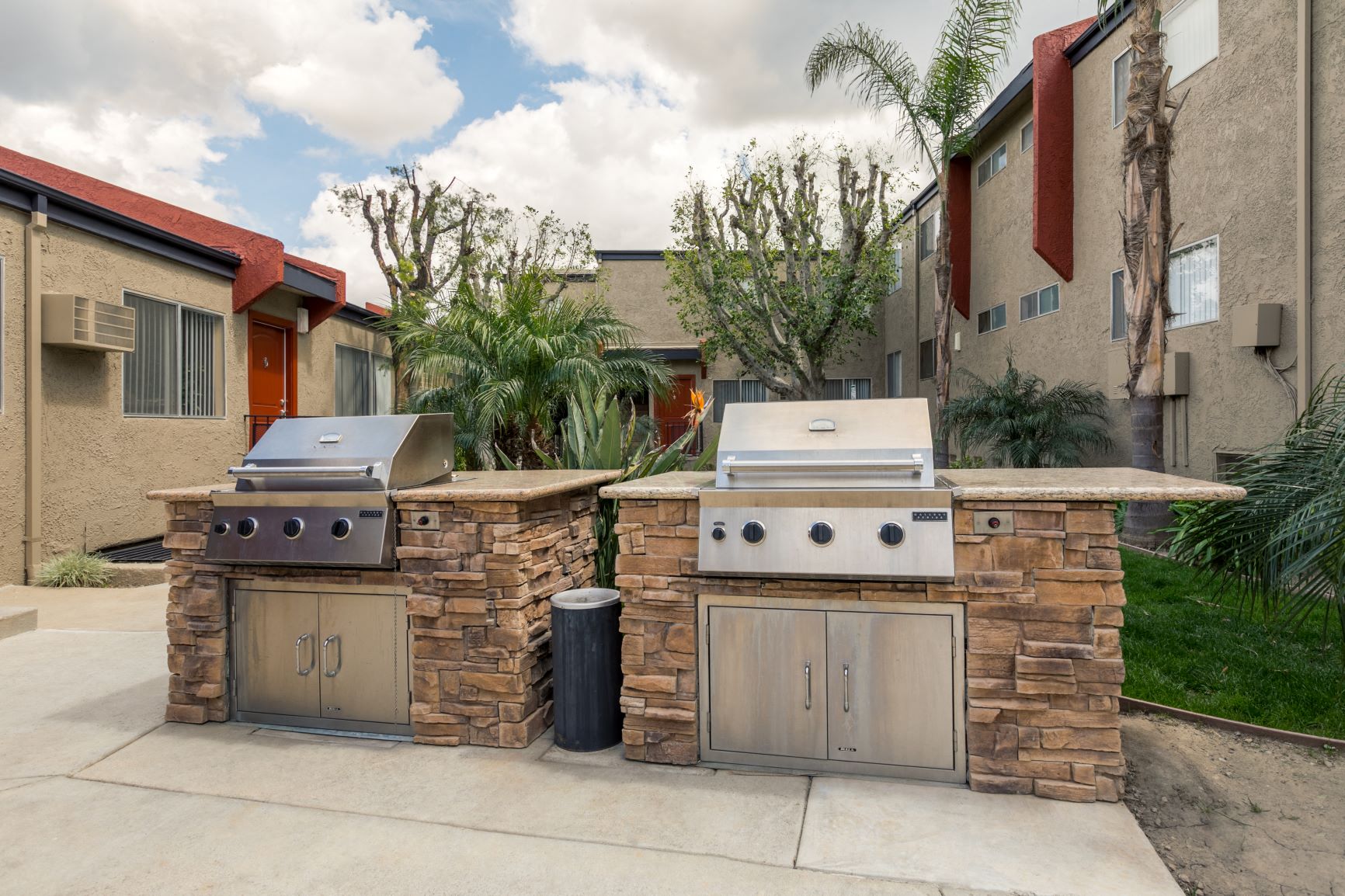 West Hills apartments bbq area