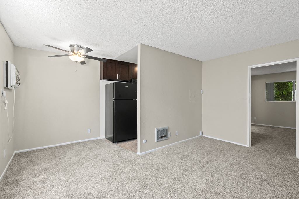 Woodland Hills apts bedroom