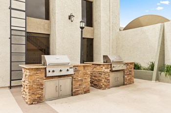 Canoga Park Apartments for rent BBQ - Photo Gallery 17
