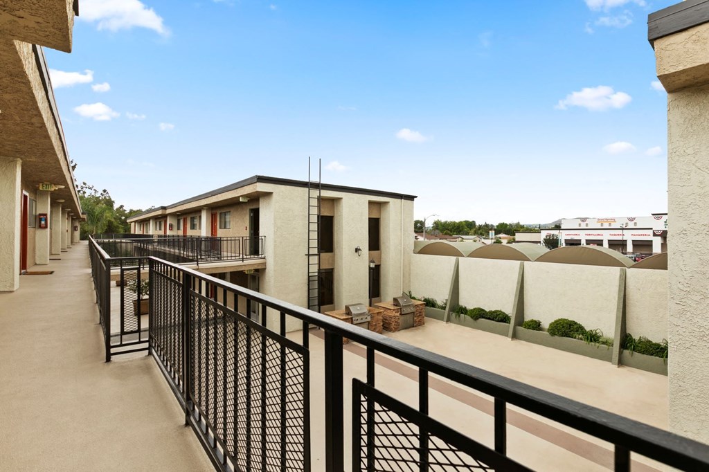 Apartment for rent in Canoga Park Second floor