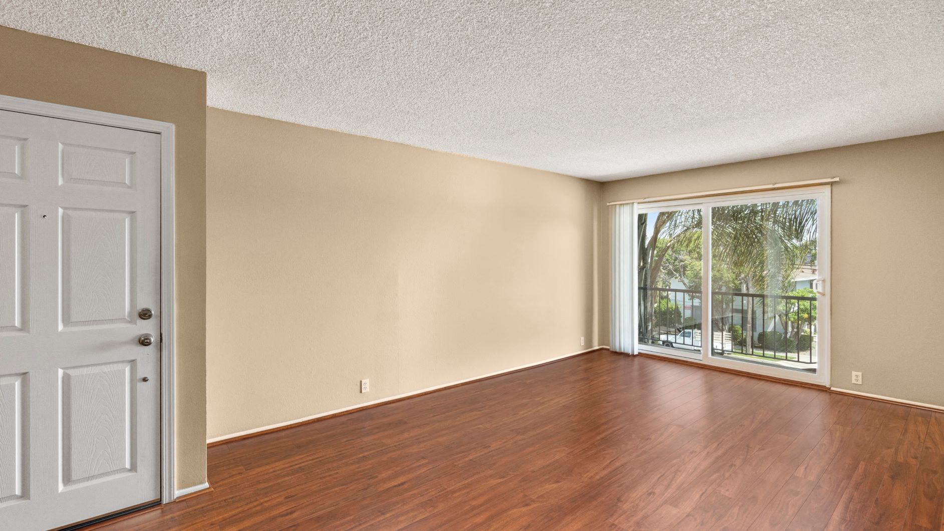 Apartments in Culver City , CA Floors