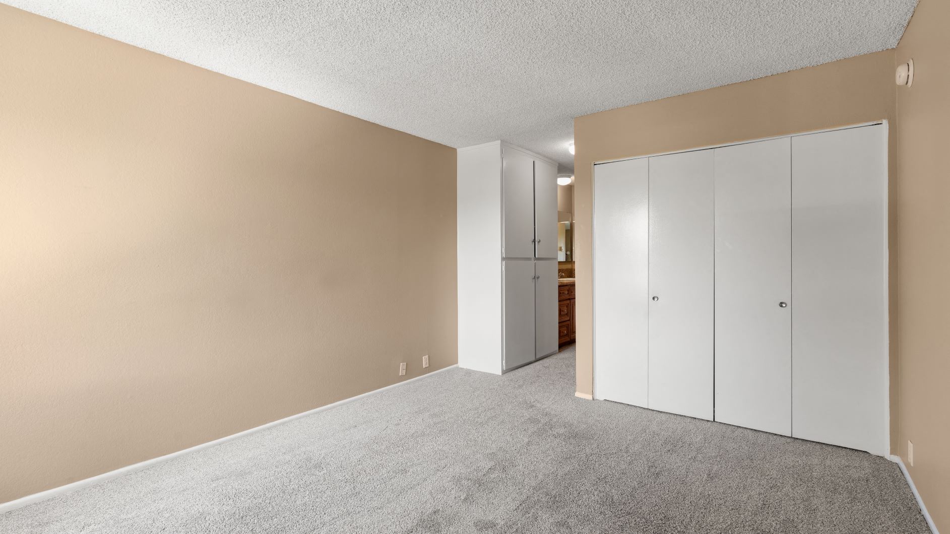 Apartments in Marina del Rey Light