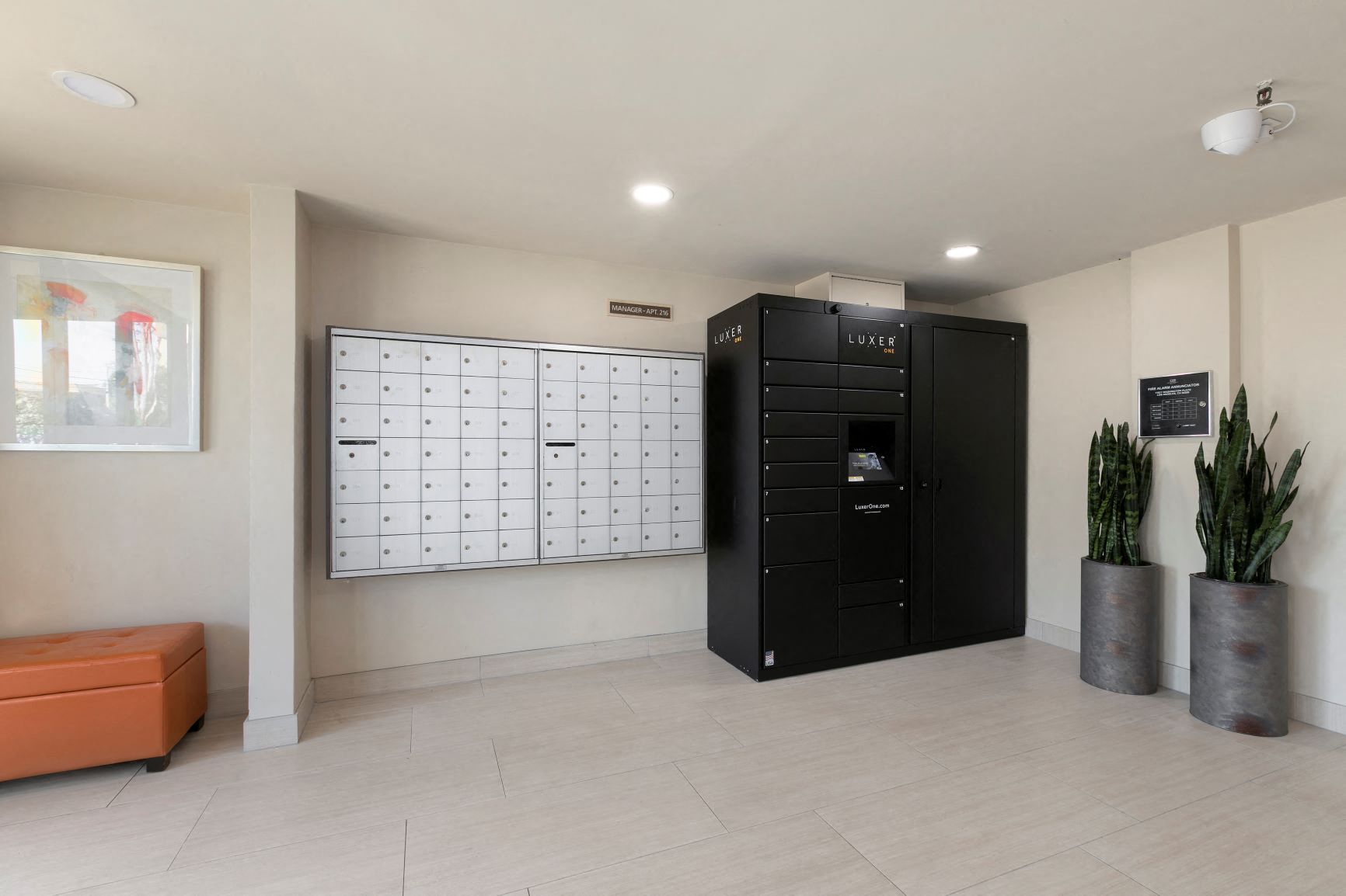 Apartments Culver City , CA Lockers