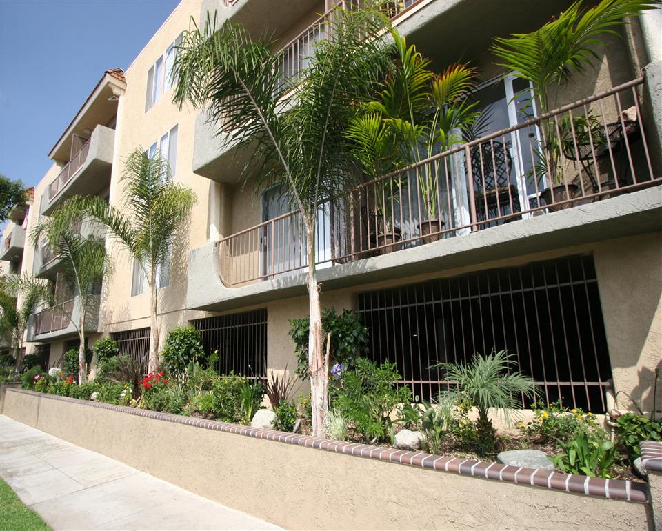 Photo Gallery of Vista Apartments in Mar Vista, CA