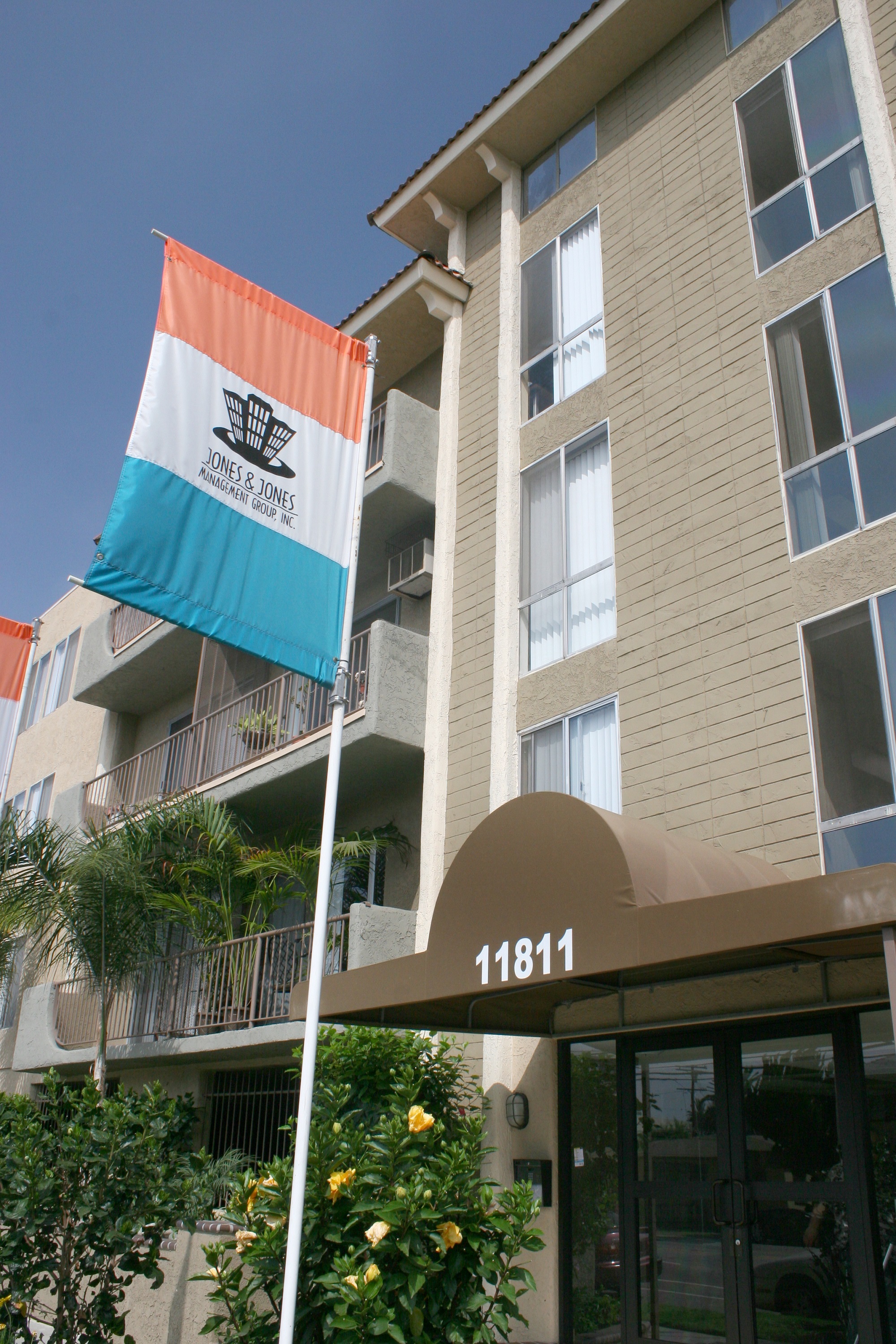 Photo Gallery of Vista Apartments in Mar Vista, CA