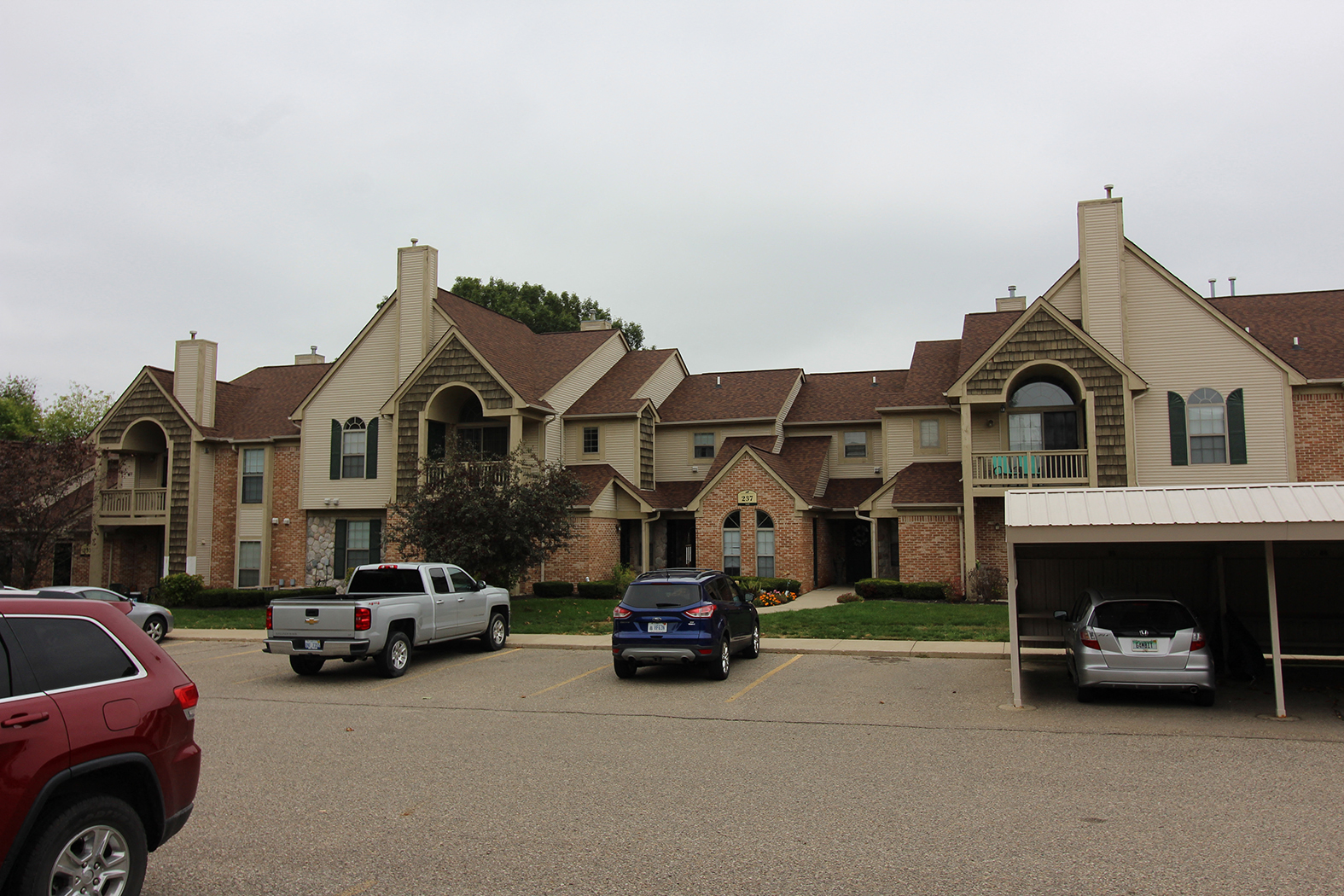 Brookwood Farms Apartments Apartments in South Lyon, MI
