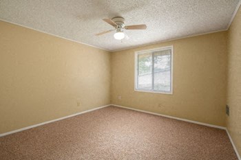 107 Skyridge Dr Studio-2 Beds Apartment for Rent - Photo Gallery 4