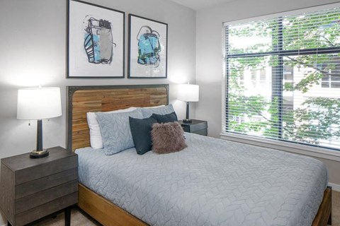 Bedroom Interiors at Kearney Plaza Apartments in Portland, Oregon 