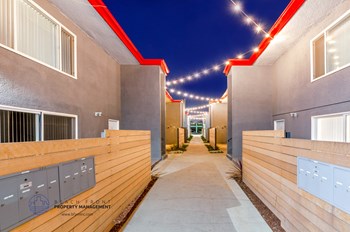 946-950 Beach St. 2-3 Beds Apartment for Rent - Photo Gallery 3