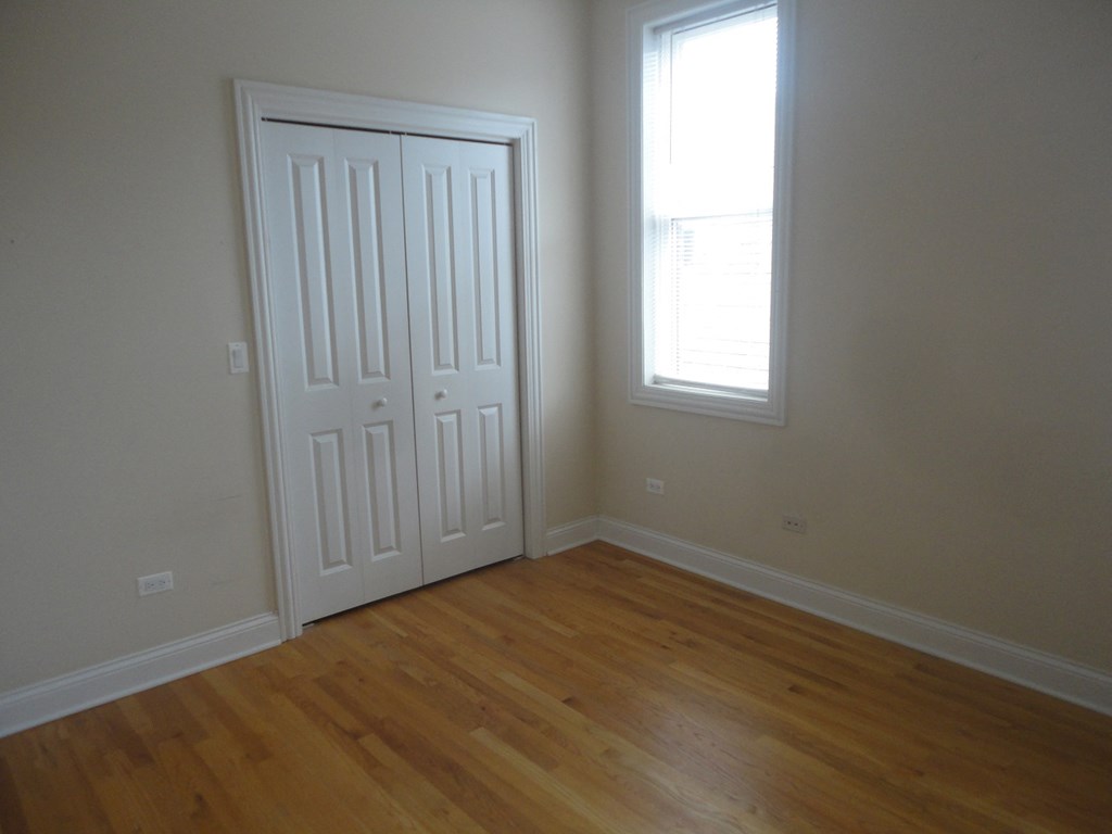 full interior paint of all walls and doors in a room