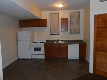 2254 N. Southport 1 Bed Apartment for Rent - Photo Gallery 3