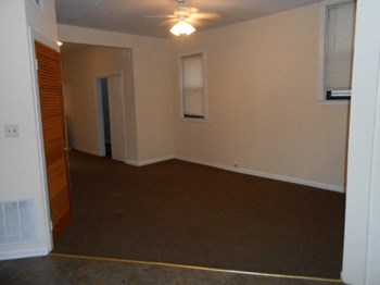 2254 N. Southport 1 Bed Apartment for Rent - Photo Gallery 10