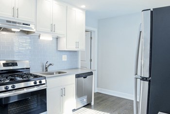 2315 N. Southport 1-3 Beds Apartment for Rent - Photo Gallery 4