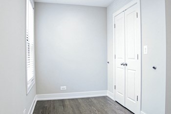2315 N. Southport 1-3 Beds Apartment for Rent - Photo Gallery 7