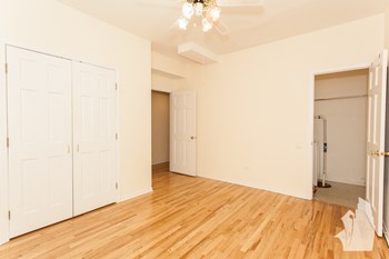 2320 N. Southport 2-4 Beds Apartment for Rent - Photo Gallery 6