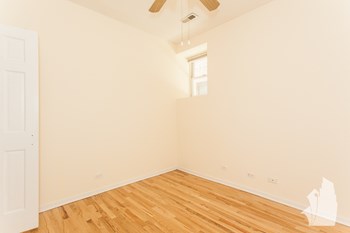 2320 N. Southport 2-4 Beds Apartment for Rent - Photo Gallery 7