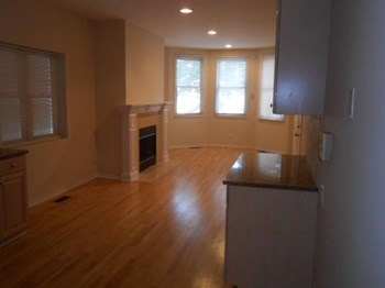2320 N. Southport 2-4 Beds Apartment for Rent - Photo Gallery 29