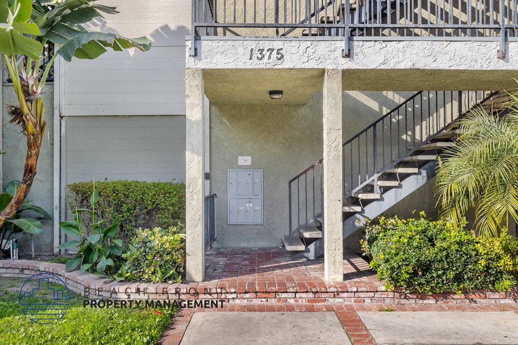 2 Bed 2 Bath - 1375 Temple