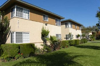10503-10517 Myrtle St. 1-2 Beds Apartment for Rent - Photo Gallery 2