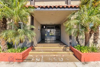 3351 Marine Ave. Studio-2 Beds Apartment for Rent - Photo Gallery 3