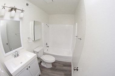 1422-1428 S. Knott Ave. 2 Beds Apartment for Rent - Photo Gallery 1