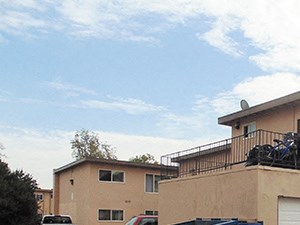 2071 S. Mountain View Ave. 1-2 Beds Apartment for Rent - Photo Gallery 3
