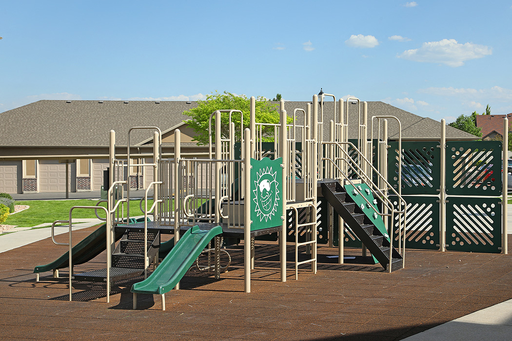 West Jordan, UT Boulder Canyon Apartments play ground basketball