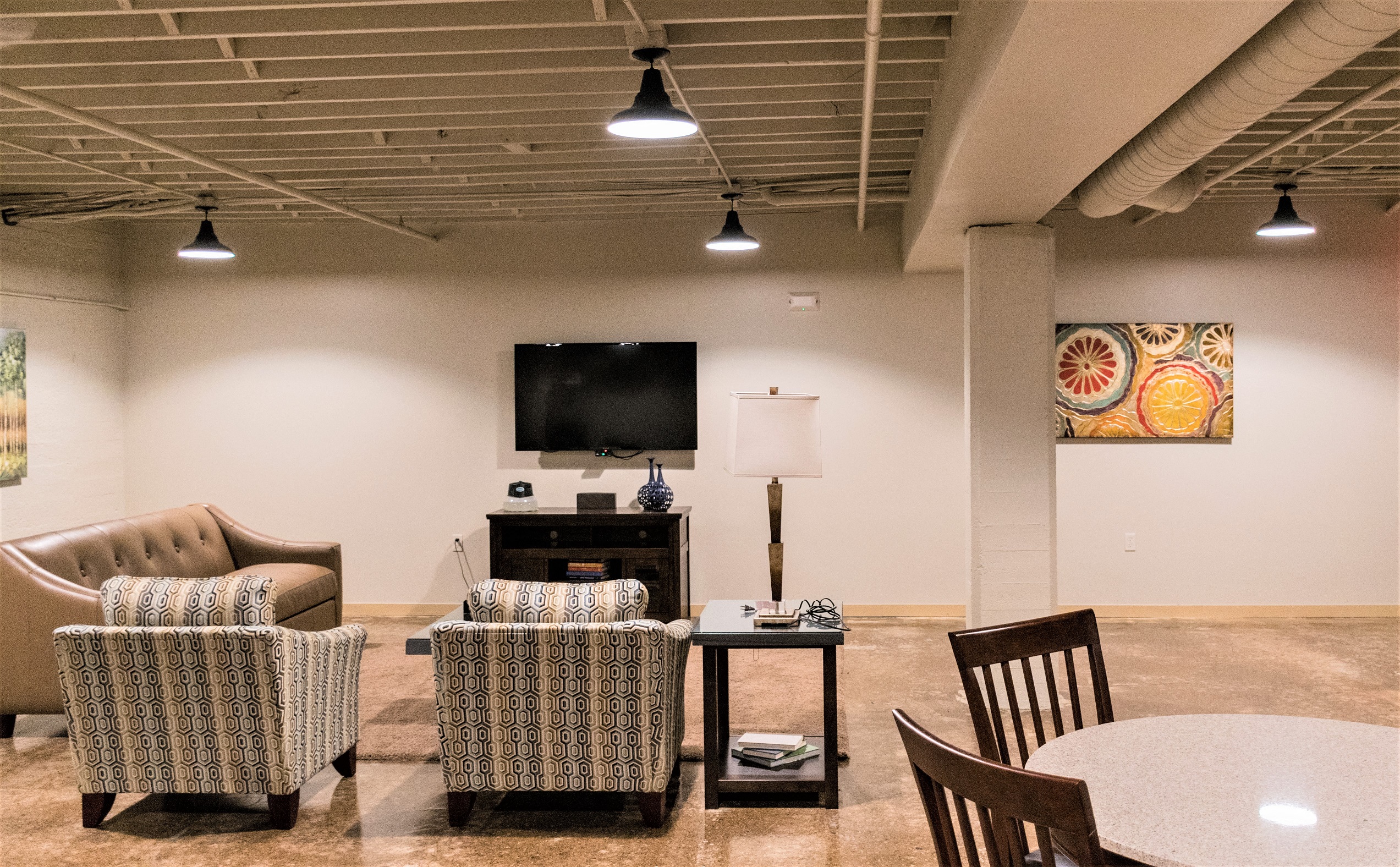 Community Seating & TV