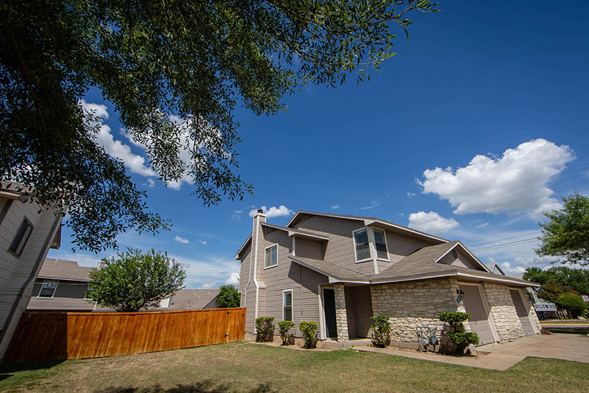 Rock Springs Duplexes Apartments, 1338 Christopher Ave, Round Rock, TX