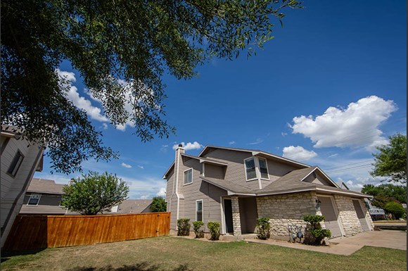 Rock Springs Duplexes Apartments, 1338 Christopher Ave, Round Rock, TX