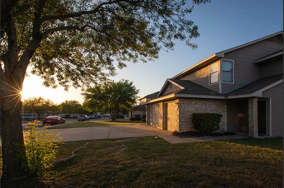 Rock Springs Duplexes Apartments, 1338 Christopher Ave, Round Rock, TX
